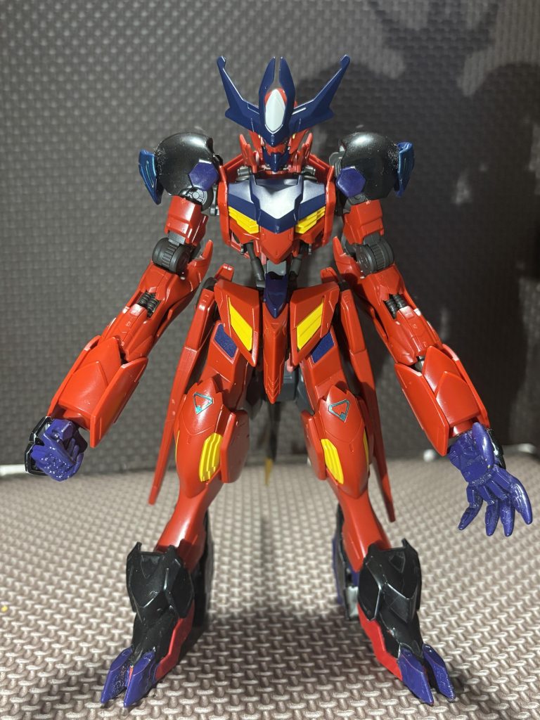 正面黒と、紫のがルプスレクスパーツです。