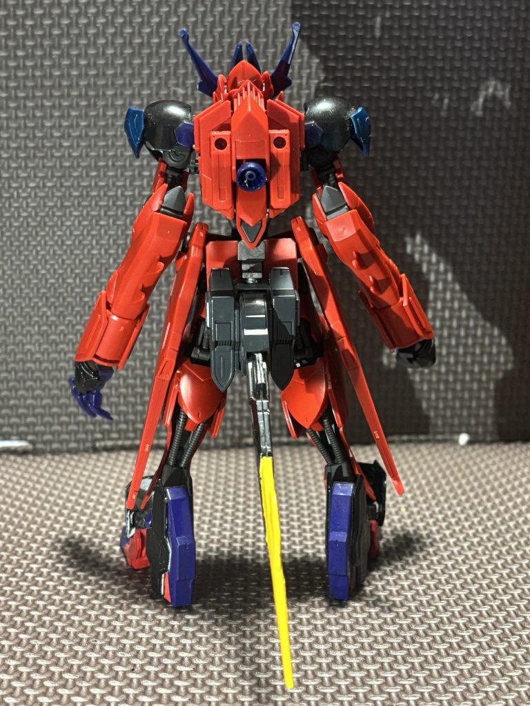 背面バックパック増設で尻尾を装備