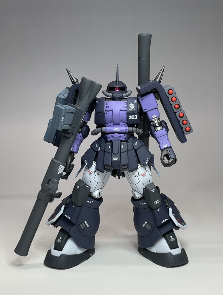 黒い三連星のことなので、サザンクロス隊に配備された機体を見たら、きっと、肩から出てるトゲは派手で羨ましいと思うと思い、両肩に付けてみました。