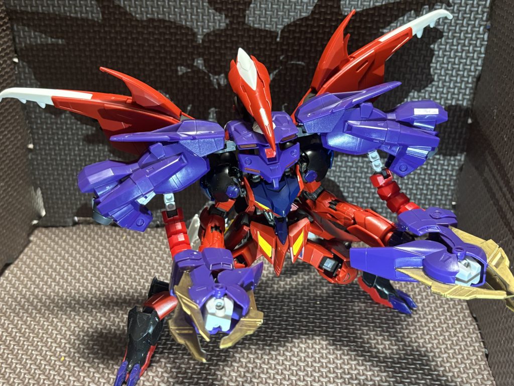 アメイジングバルバトスレクス全合体モードブルート(ラテン語で獣という意味のブルート)