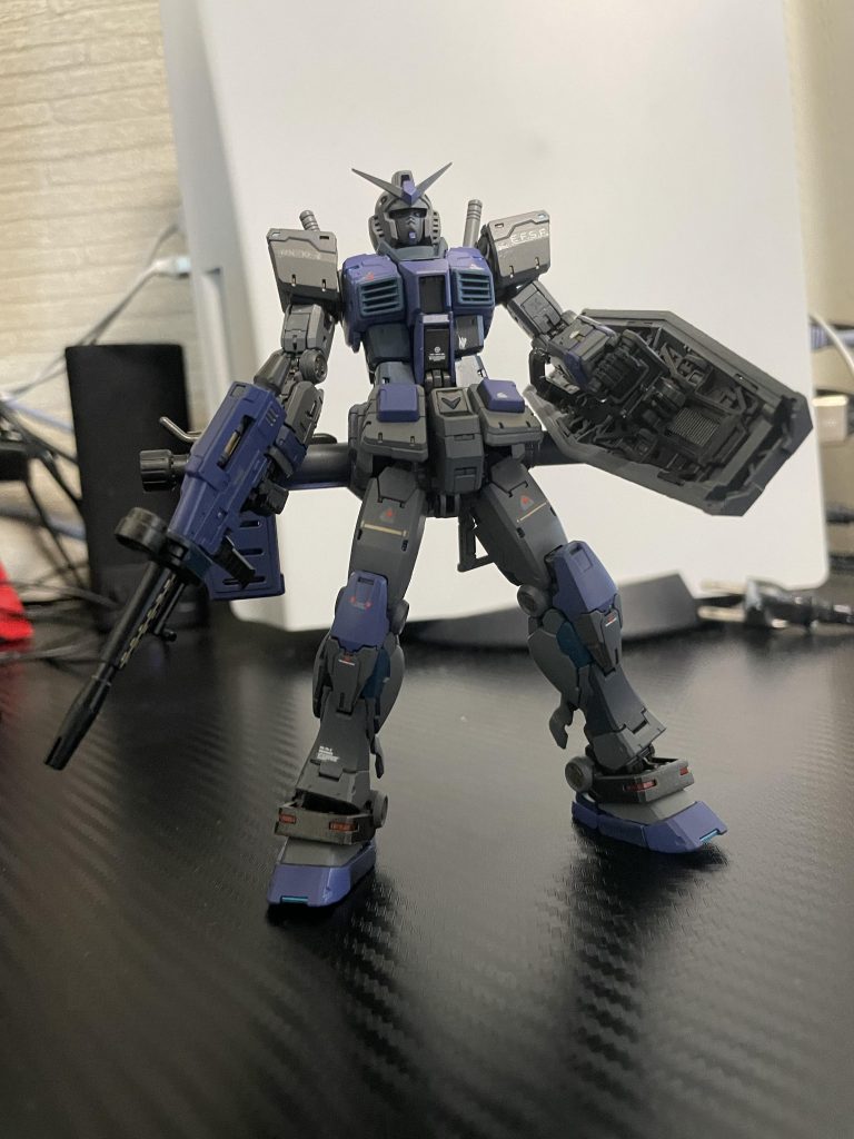 全てがギチギチで遊びがない！塗装派泣かせのキットでした。ゴッドガンダム rgよりヤバイ。オイル塗りまくって塗装ハゲを防ぐしかありません。二度とコアファイター外したくない！笑