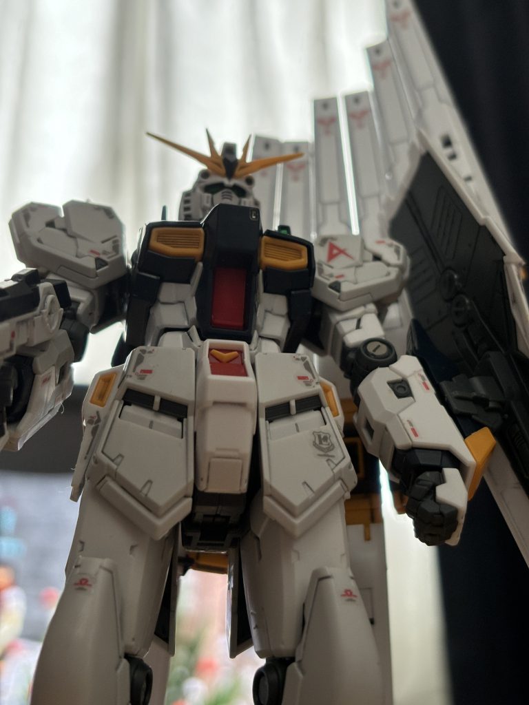 νガンダムは伊達じゃない–3枚目/制作者：エグ・ヤン