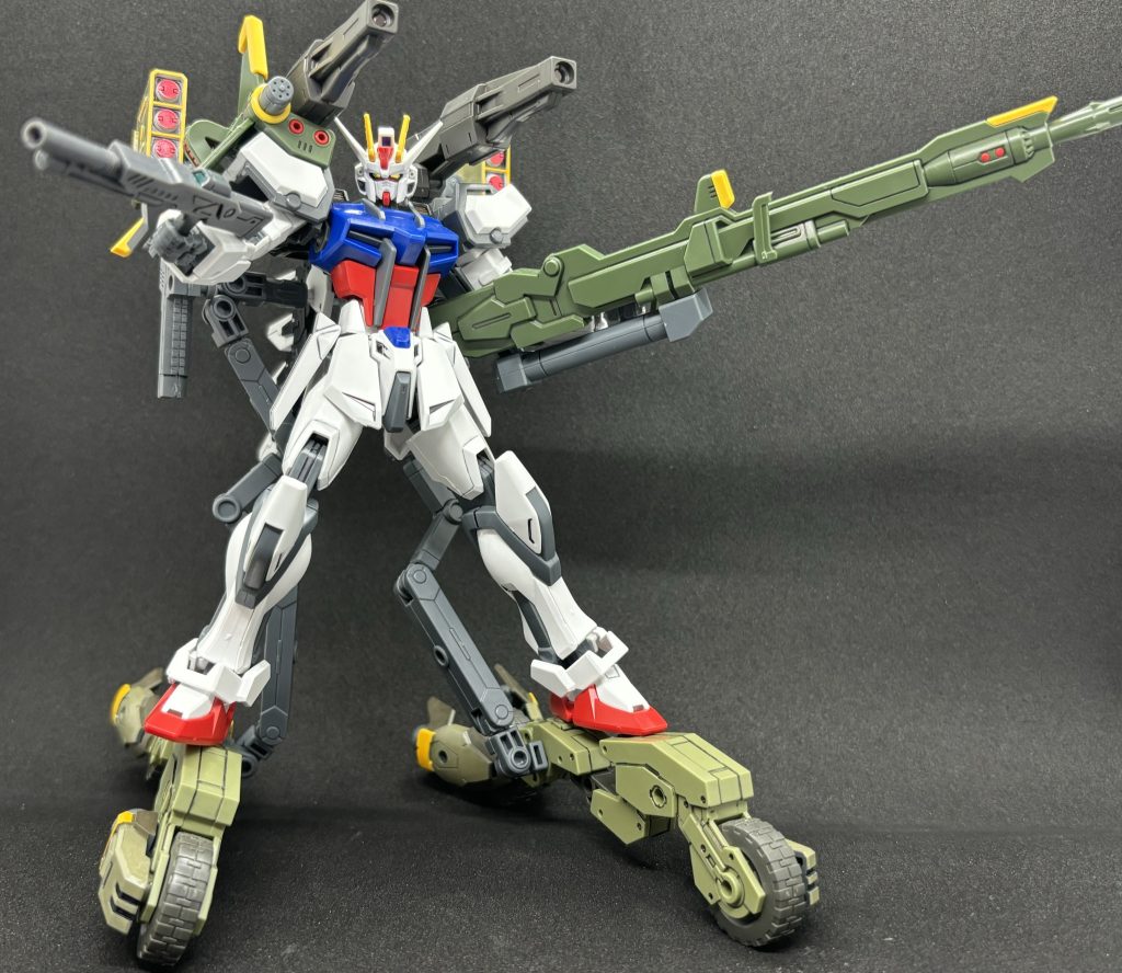 ということでオリジナルストライカーパックのストライクガンダムでした。機体やパーツ類は改造はせずにスミ入れと簡単な部分塗装のみです。新しいエールストライカーは翼部分の接続がC型ジョイントになっていたので、武装の追加ポイントとして使えるのでは?と思ったのが今作のきっかけでした。模型屋の30MMコーナーを物色中、ふとヴォルパノヴァに目に止まり、閃いたアイデアを形にしてみました。前作のカラミティから期間が空いてしまいましたがその分積みプラが増えているので、ガンガン作って投稿をしていこうと思います。よろしくお願いします。使用したキット・HGCE エールストライク・ガンプラオプションパーツセット(ストライカーパック各種・大型レールガン・バトルアームアームズ)・30MM ヴォルパノヴァ・30MM カスタマイズウェポンズ(ミリタリー)・30MM オプションパーツセット15(マルチバーニア)×2個
