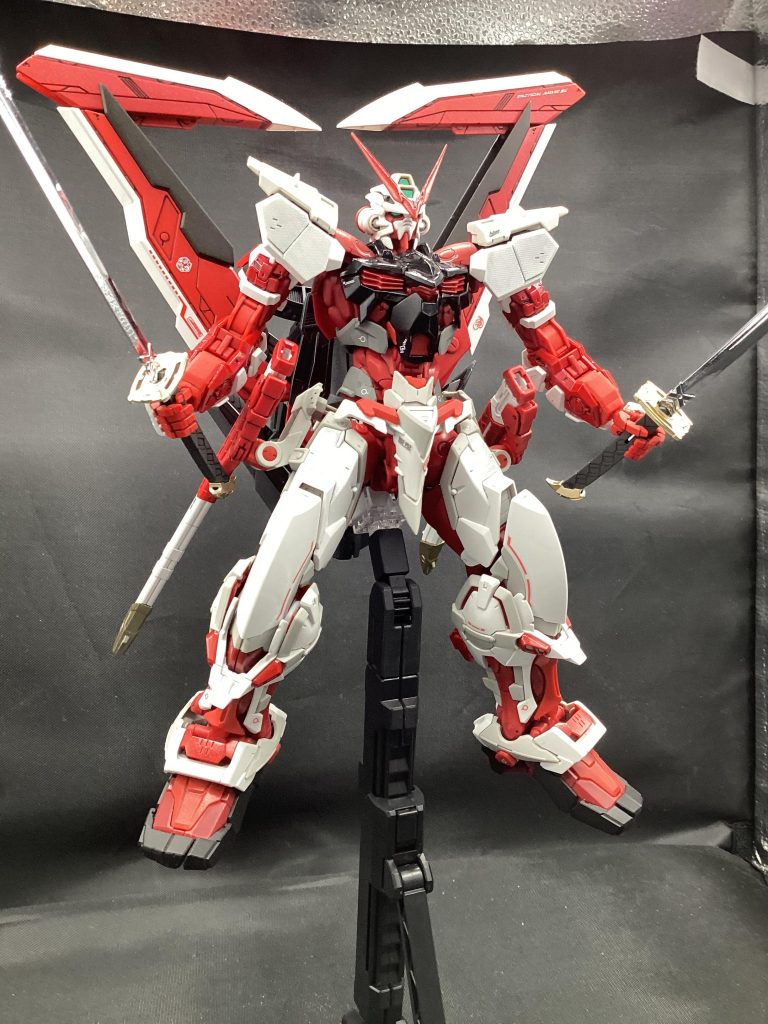 何となくこの形態のイメージが強いデルタフォーム。ヴォワチュール・リュミエール展開するにはパワーが足りないらしいから使う機会少なそうなのに・・・