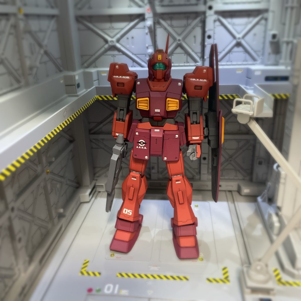 zガンダムにバックショットでちょっとだけ出て来たリックディアス風カラーで全塗装しました。