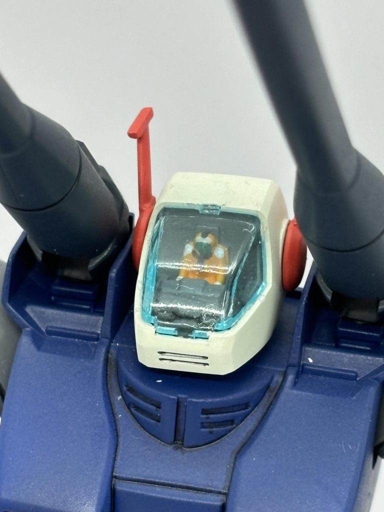 コックピットにあるパイロットもアクリル塗料で塗装いたしました。容姿といい搭乗位置といいおそらくパイロットははリュウさんでしょうW