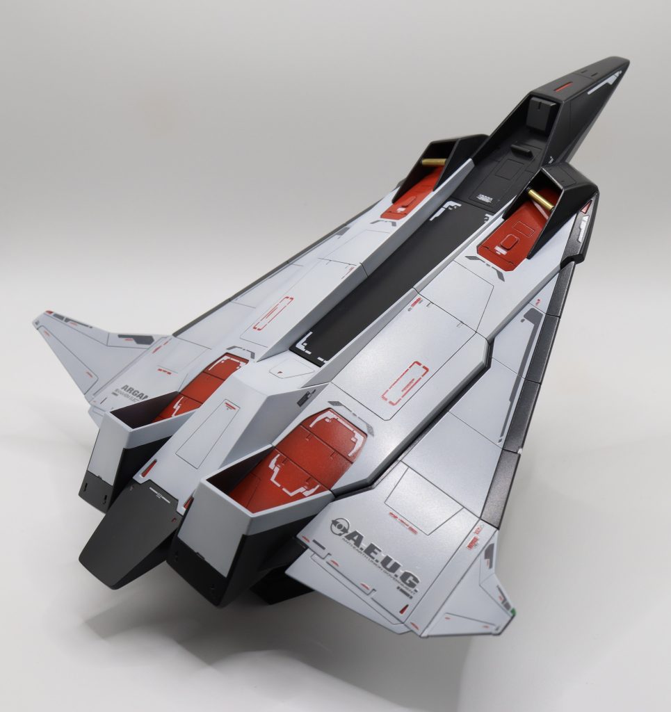 下地をグラデーションにすることで、若干 色味に強弱を入れています。