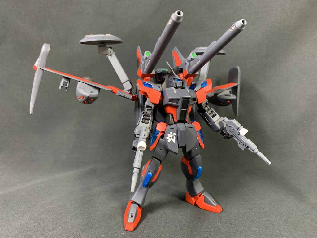 【スーパーバーニングファントムダガー】通常のストライクダガーと違い、ストライカーパックシステムを導入しているためこちらも装備可能です。