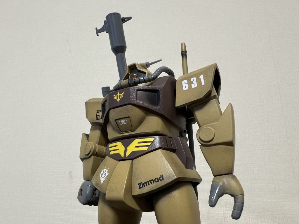 付属のデカールを使おうとしたら、古すぎてボロボロになってしまいました。