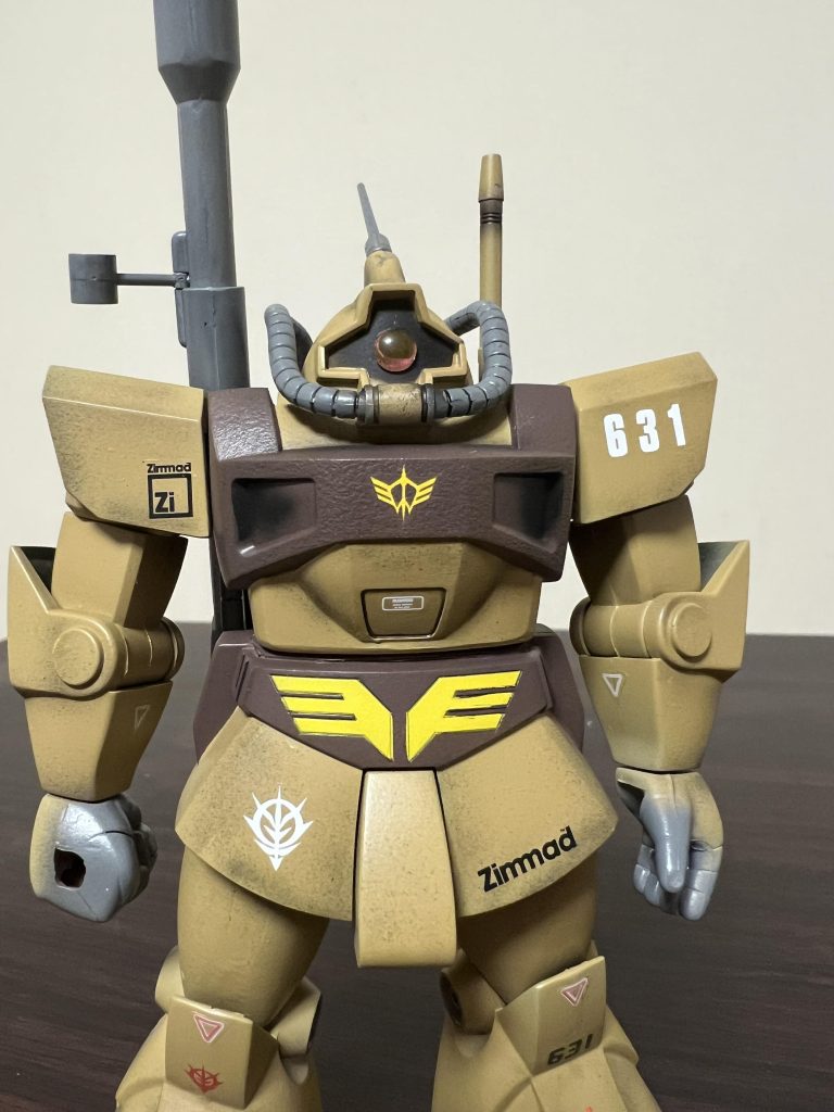 モノアイとバズーカのセンサーはHアイズです。デカールは適当に貼っています。