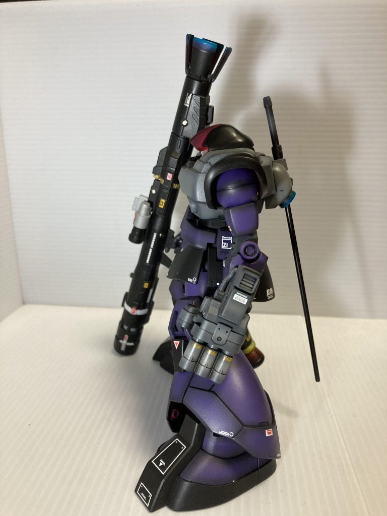 左手の三連装は、神やんさんが作ったドムがカッコ良くてマネました😅