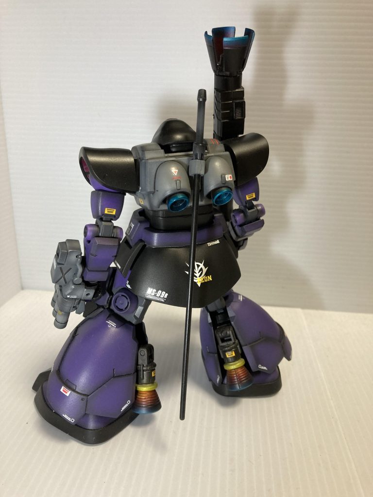 後ろ脚部バーニアはMGのリックドムから