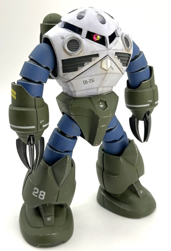 中学生の頃、発売日に学校帰りにユザワヤに寄って買った思い出のキットです。その時以来に入手しましたが、シンプルで組みやすくて小気味よいキットですね。出来上がりも色分け、スタイル、ディテール、可動共に過不足無い印象です。調べてみたらHGUCの6番目のキットなんですね!当初から本当に力が入ったシリーズだったんだなとうかがい知れます。