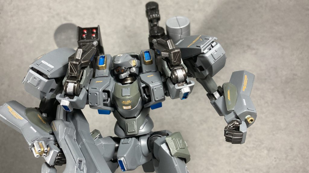 カラーリングはゼータプラスC1を参考に塗装しました