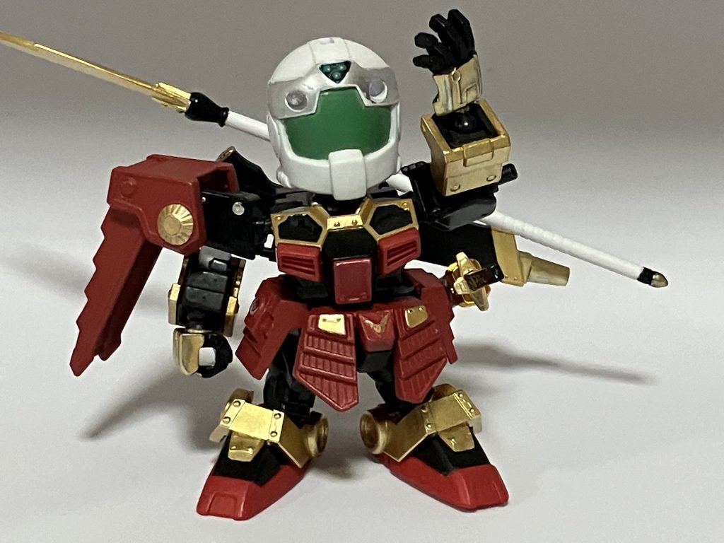 頭のみ塗装箇所は額と目(バイザー)自分で新たな武者を作り出すのにも使えそうで良いですね。