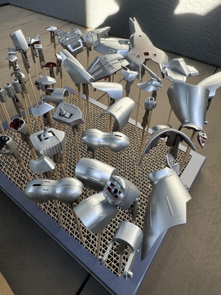 充電式エアブラシを購入しての初塗装。YouTubeで仕入れた知識で見よう見まねのキャンディ塗装に挑戦しました(gundam-kao10)