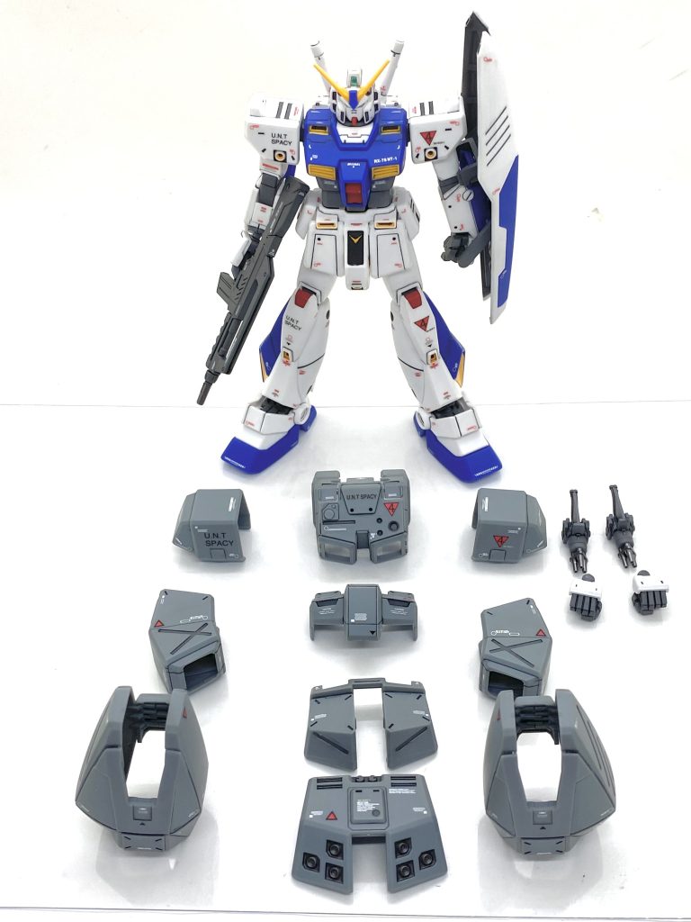 チョバムアーマーも手抜き無しで作ってます。握り手はビルダーズパーツです。