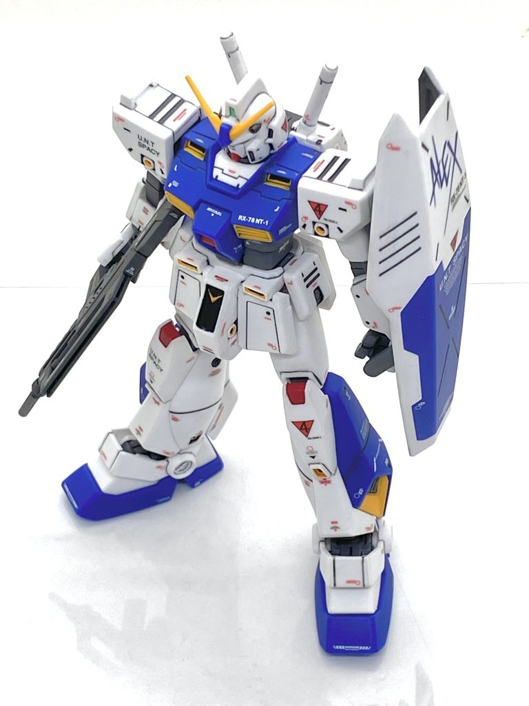 メタリック以外の部分は(クレオス)Mr.カラーGXスーパースムースクリアーを吹き付けております。