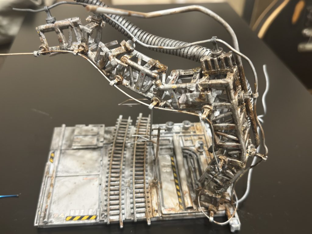 なんも見えなくなったけど💦線路の鉄骨みたいな感じが舞台です。