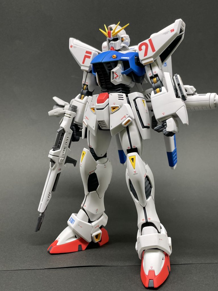 HGでは小さくて、作るのがツライ🥲のでREでデナン・ゾンやベルガ・ギロス出してください願