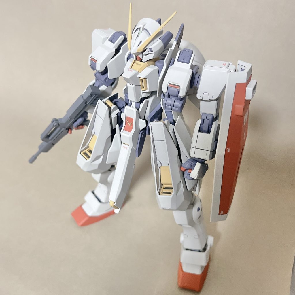 二の腕を少し延長し TR-6の脚フレームをカットして スナイパーⅡのスネを自然な位置にセットした