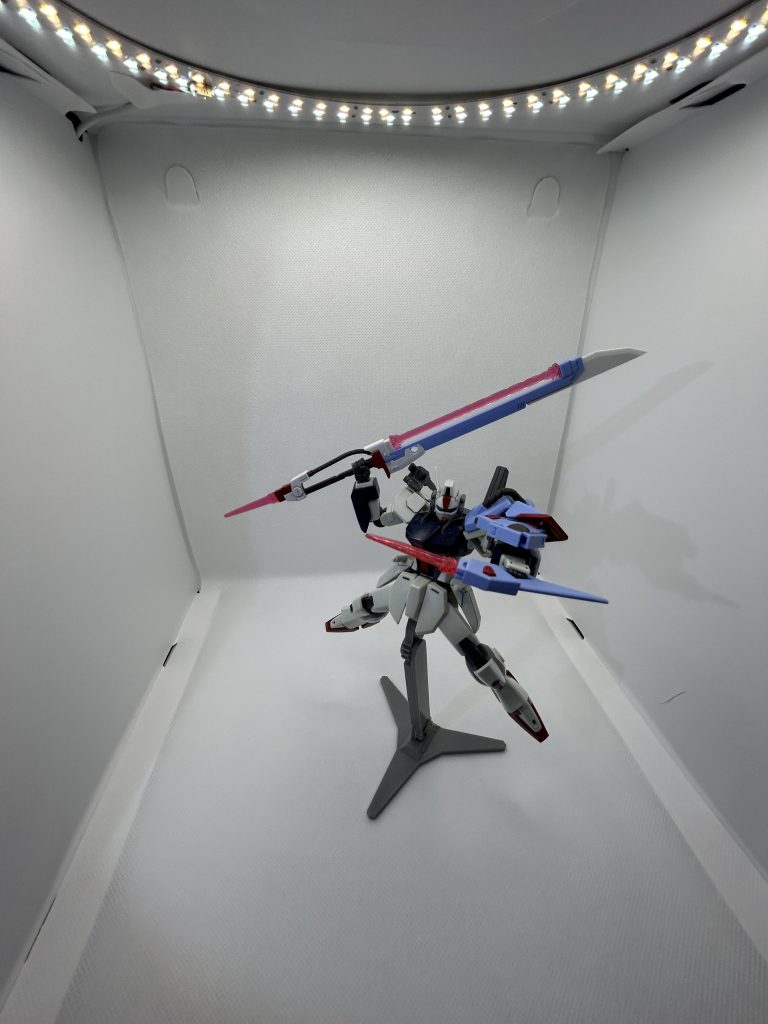 ダークブルー部分を赤に塗りました。