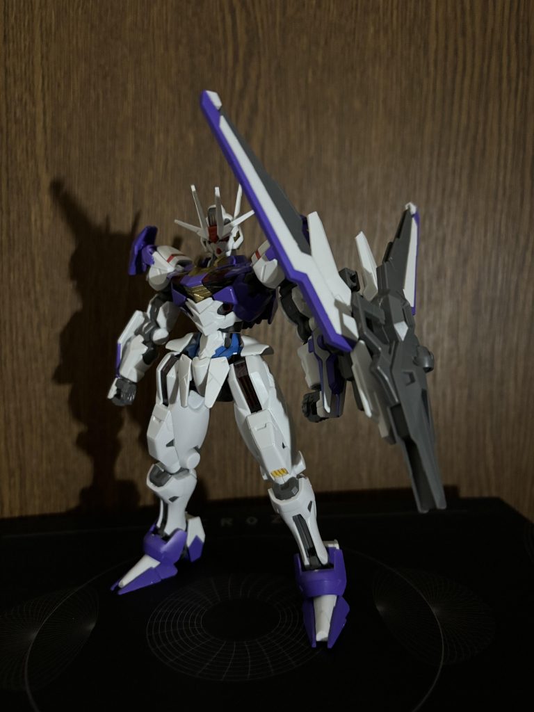 脚部腿からふくらはぎまでは改修型、足先はノーマルエアリアルのパーツを使用。没のボウガンモード…