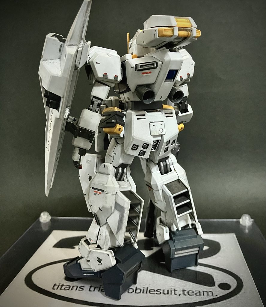 そうは見えないかもしれませんが、シールドの塗り分けは とても楽でした。