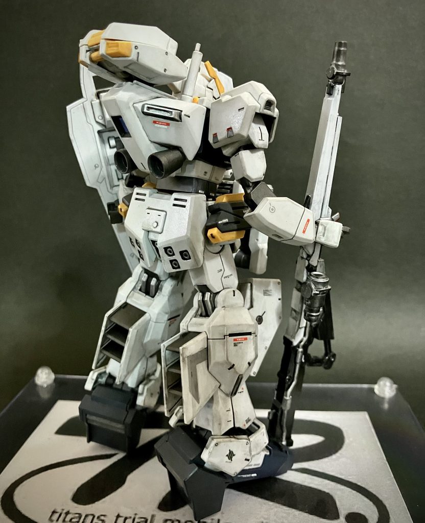 光学センサーユニット(顔)に合わせた長距離用 デルタカイのライフルをAOZカラーにしてます。結構お気に入りです😊「One Clear Shot」と筆記体のつもりです。(一撃必殺)