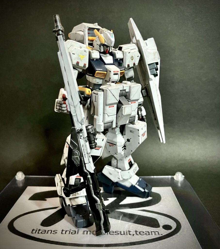 細かいデカールは、タミヤF-16の余ったミサイル等のを使用してます。より実戦感が増しました。ファブルの