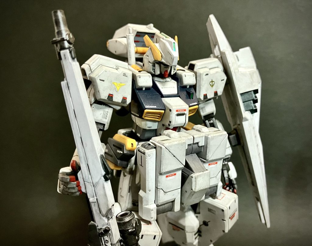 チェストユニットのポリキャップみたいな素材は、メタルカラーを少し混ぜて金属にしてます。