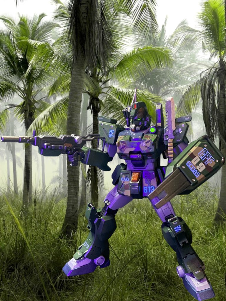 開発には戦時中はFSWS計画でFA-78フルアーマーガンダムの設計を担当していたチームがあたり、新たに亜熱帯地域に配備されていたRGM-79Sジムスパルタンなどを参考にした密林戦仕様の特殊戦装備も追加された。潜入・特殊工作など特務機としての少数もしくは単機での運用を加味して、ジャングル内でのゲリラ戦を想定し、バックパック右肩部にスモークディスチャージャーを装備。有視界戦闘時の敵部隊撹乱、味方歩兵部隊の援護を行う。また、夜間の作戦行動も想定し、左胸部に大型投光器を配置した。