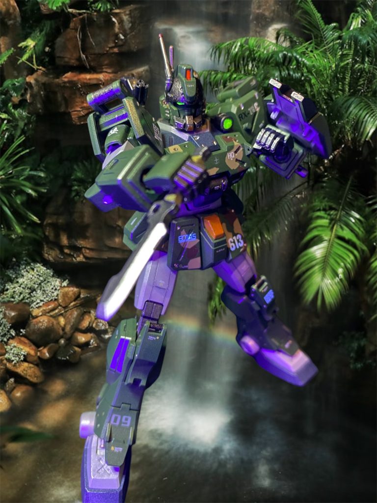 エコーズ仕様ジェガンも肩に付けたナイフがカッコよかったので付けてみました!これもミリタリーロマン溢れる装備❗️