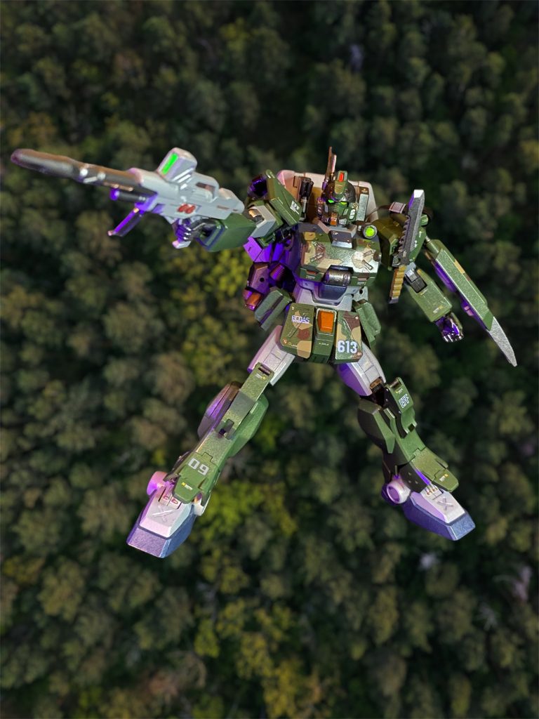 「ところで、貴様に預ける機体は現地改修された物の再生産機ゆえ、ペットネームがまだ付いてないらしい。原型機はExtraZero8(08小隊の特別機)と呼ばれていたらしいが、、何かあるか?」「では原型機に敬意を表して、さらに良い機体となるよう、Ecoas Zero9、ez9でいかがでしょうか?」「敬意を表して、か。義理堅いな。なるほど、貴様がどの様な人間か少なからず掴めてきた気はする。早速でもテストに入ってくれ、宜しく頼むぞ!」