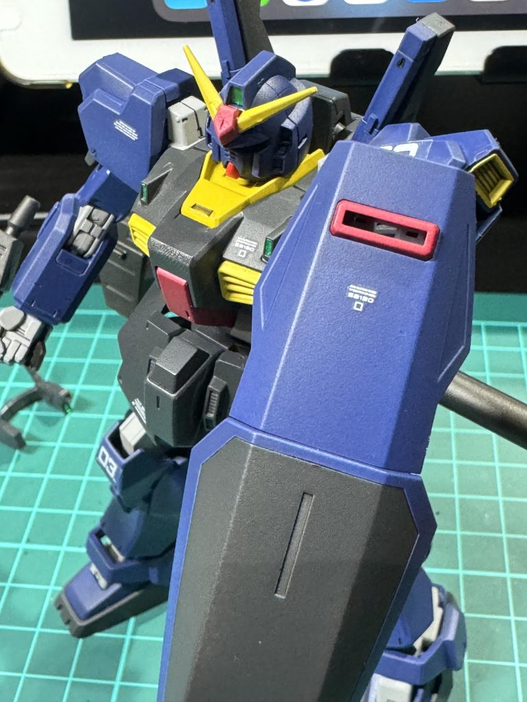 ガンダムMarkII(ティターンズ仕様)–3枚目/制作者：ベンチマン