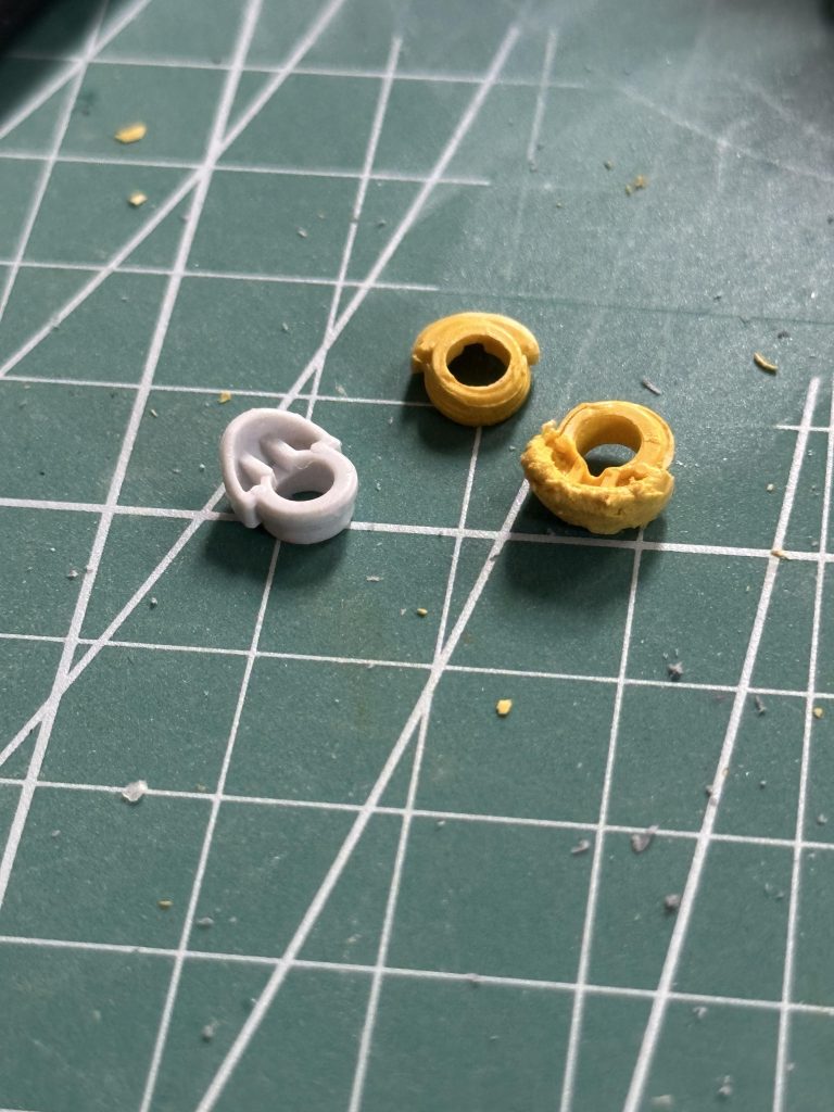 片方のパーツを無くしたので複製しました