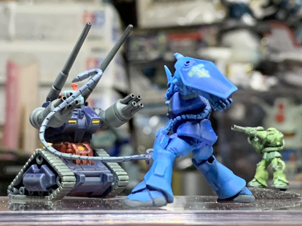 箱絵のポジションに配置トリックアート的に遠近感を出そうという案です。