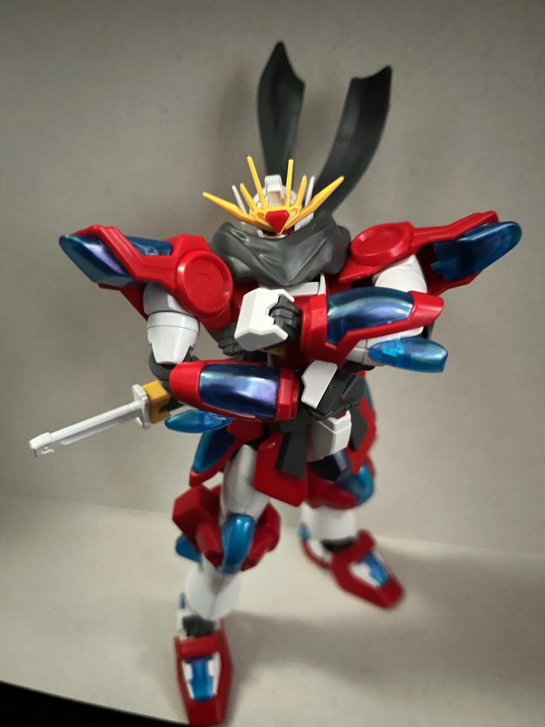 無改造で30MMのカスタムマントを使うと頭部が埋もれてしまいます。