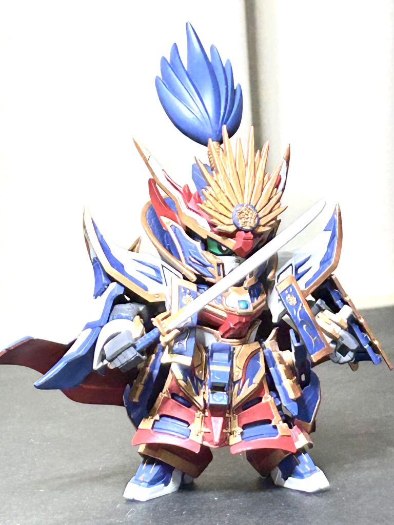 はみ出して、修正して、またはみ出して、修正して🥲何度もくじけそうになりながらも、何とか完成🤩出来上がったら、うれしくてまた作りたくなるんですけどね…。