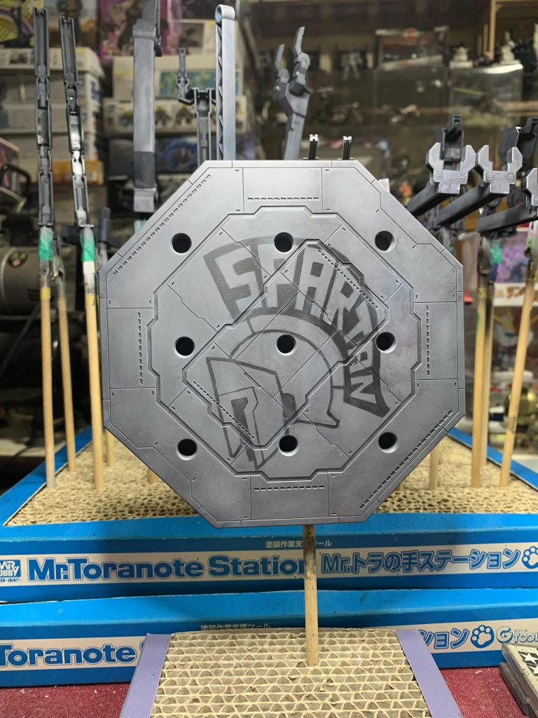 スパルタンマークはリアルタッチマーカーで描いてます。