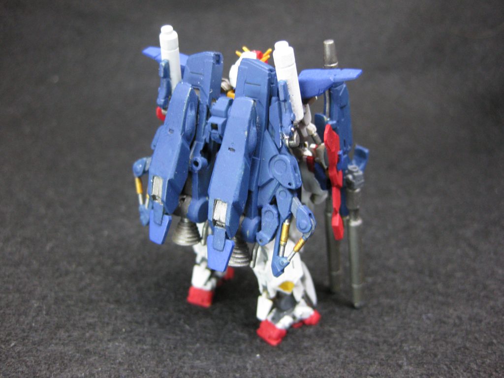 とてもお気に入ったバックパックです。大は小を兼ねるを文字通り体現したサイズ感。なんとか自立します