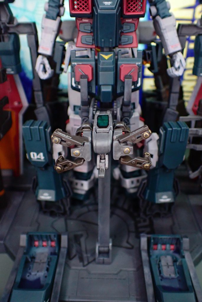 エマージェンシーポッドのキャノピーは塗り分けがめんどくさかった(笑)