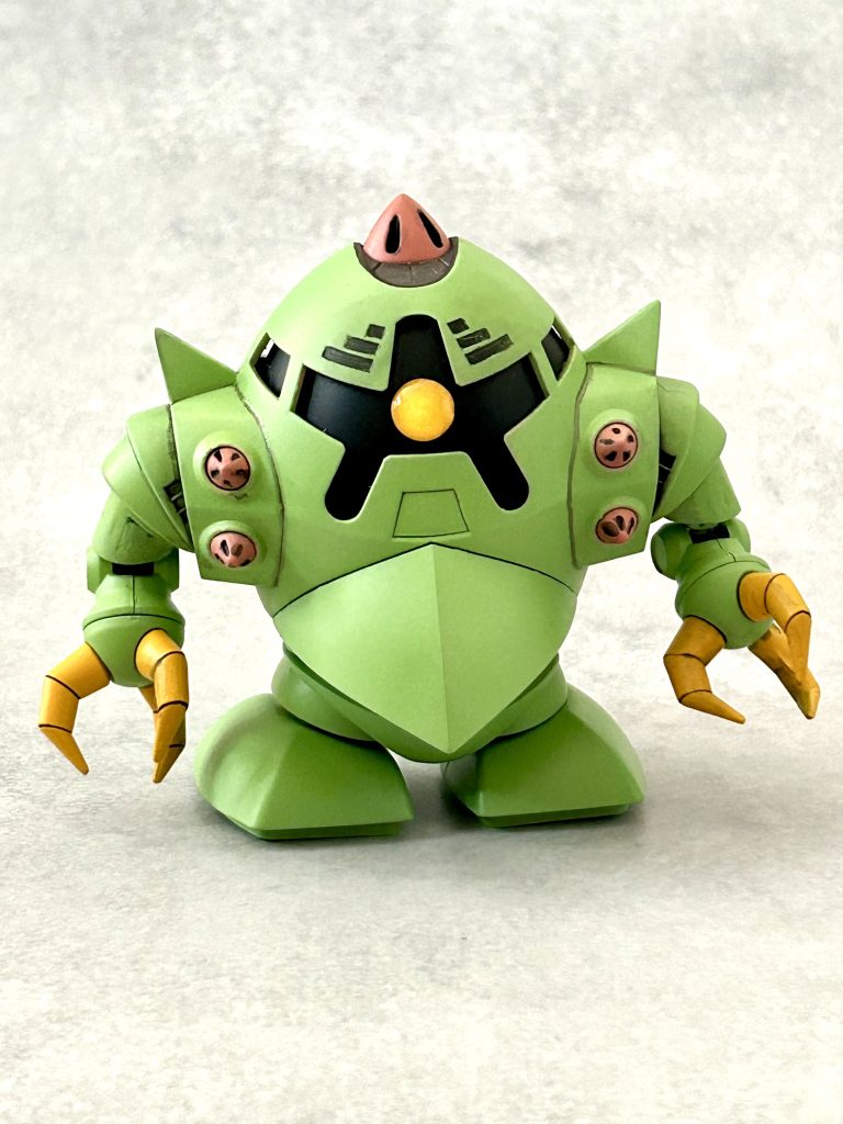 目は付属していたシールに、UVレジンを追加し立体感を出してみました❣️かわいい〜。