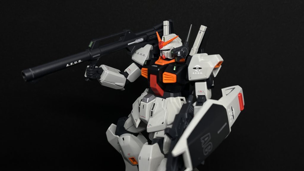 胸部、シールドはプリズムブルーブラックにて仕上げ！