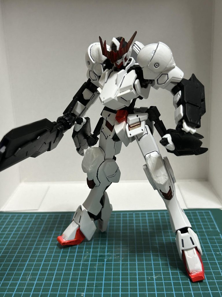 大剣は半分に折りたたんで鉈?みたいにも出来ます。