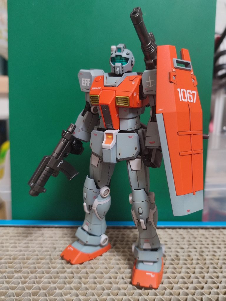 上半身，盾，つま先→　クレオス　Mr．カラー　　黄橙色メイン→　クレオス　Mr．カラー　　ライトグレーFS36495写真だと現物とちょっと色味が違いますね…