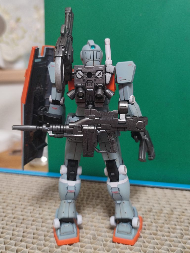 バックショットバーニヤ、武器類→　ガイアカラー　　スターブライトアイアンスミ入れ、デカール貼付け後、水性つや消しクリアでコートして完了。