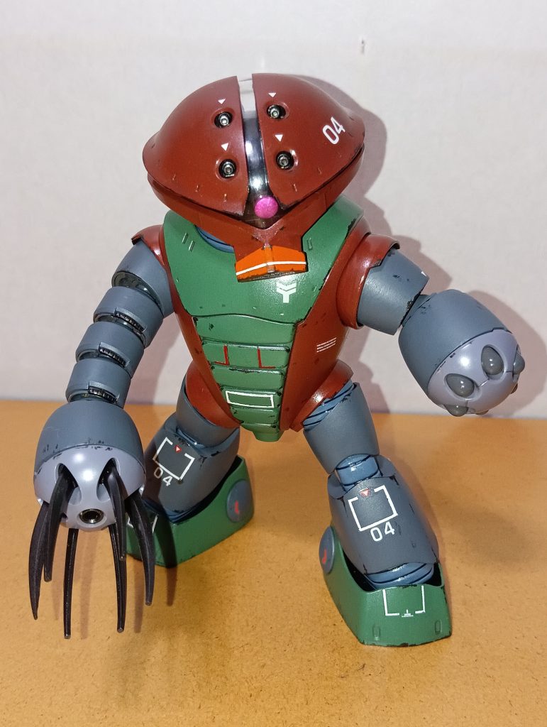 　最後までご覧いただき、ありがとうございました。　アッガイといえば、特に最近はコミカルなイメージが強いモビルスーツですが、塗装やマーキング、ウェザリングをリアル寄りに施してやれば渋くてカッコいい機体に仕上がってくれますね。　カワイイ系、コメディ枠だけではなくカッコいい系や渋い雰囲気も出すことができる、まるで演技派俳優のようなマルチな面も、アッガイという機体の魅力なのではないか、と感じることができました。　最後になりますが、本作品をご覧になっての感想などいただけますと幸いです。