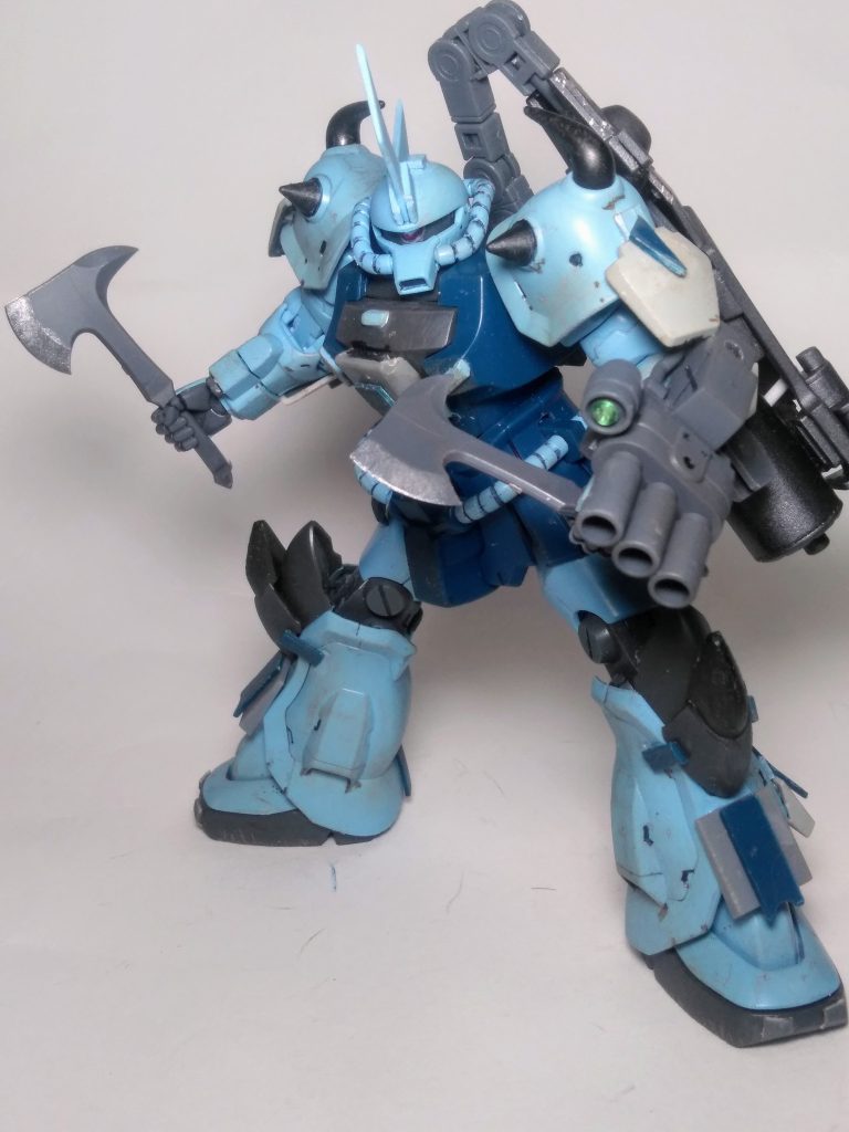 投擲用の手斧である「フランチェスカ」 🤩かつての「コウシュウ 中佐」も扱いに長けておりました 😁🎶🎶とッ!「フランチェスカ」はコレ又定番 😋M,S,G,のナイフセットからの登用です ☺️