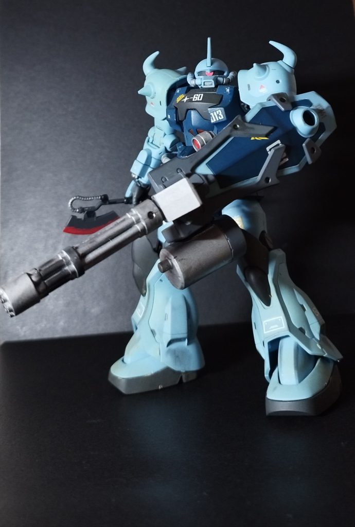 ガトリングをシルバーで塗装し、ウェザリングしました。